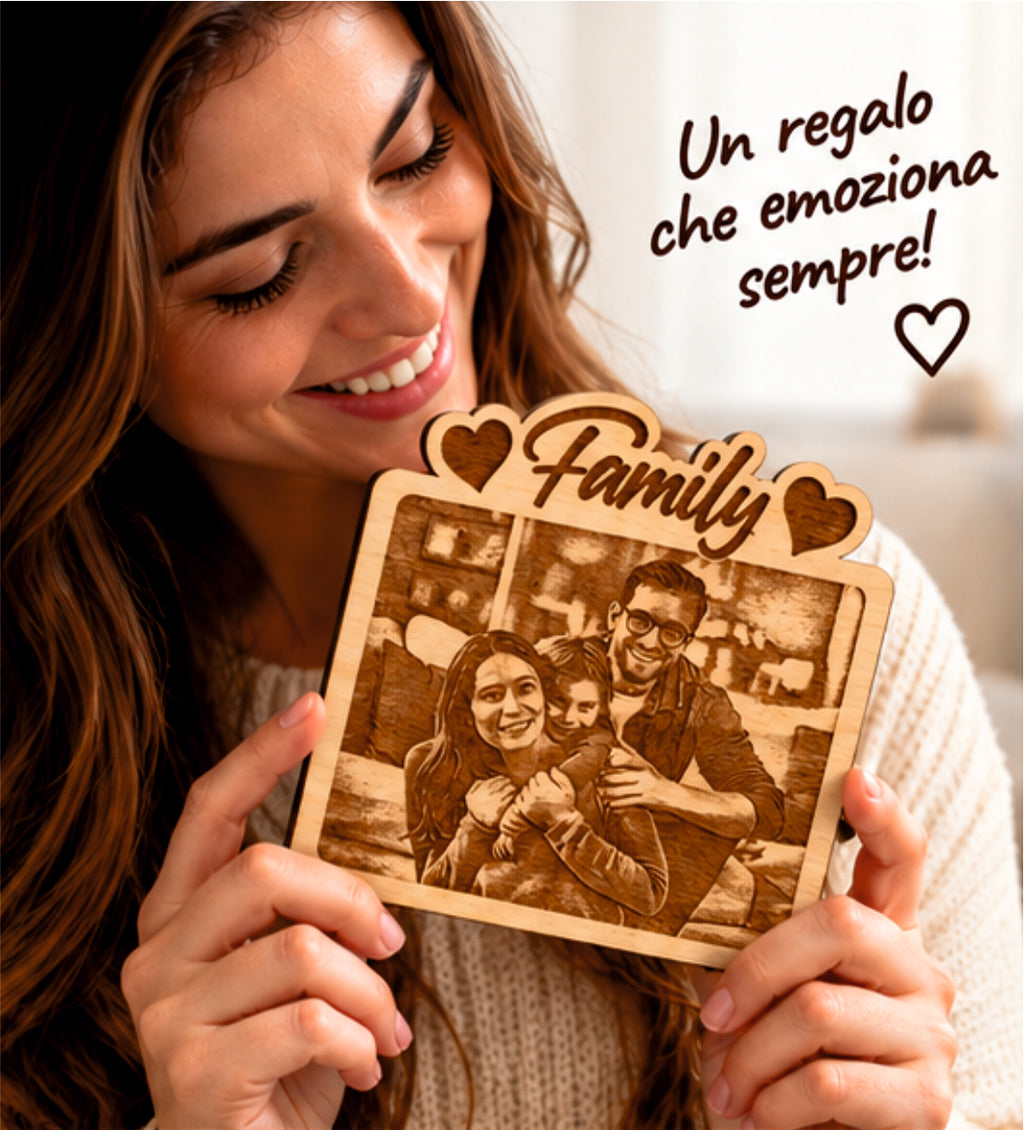 Foto Incisa su Legno Personalizzata – Quadretto con Incisione Laser e Scritta Family, Regalo Romantico per Coppia