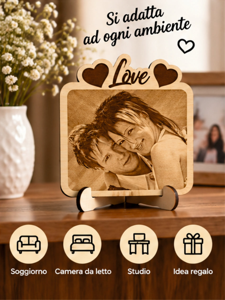 Foto Incisa su Legno Personalizzata – Quadretto con Incisione Laser e Scritta Love, Regalo Romantico per Coppia